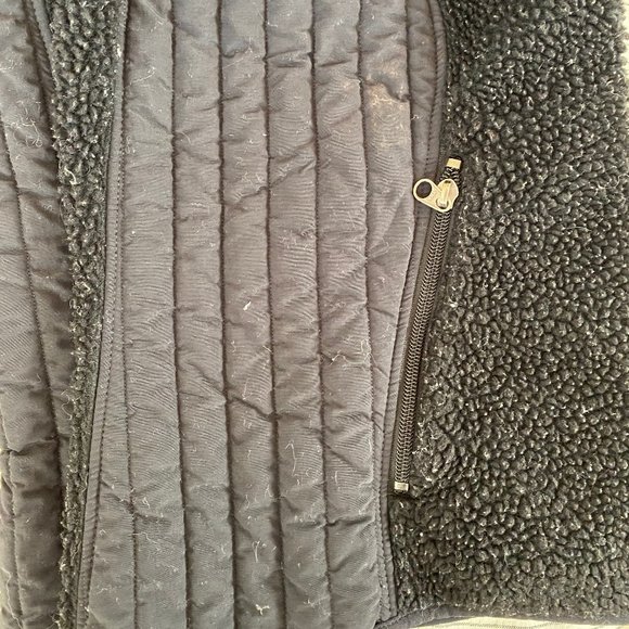 🍁 Patagonia - Black Vest - Picture 3 of 3